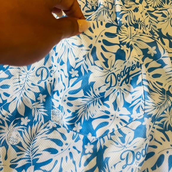 COPY - Dodger shirt - Picture 3 of 9